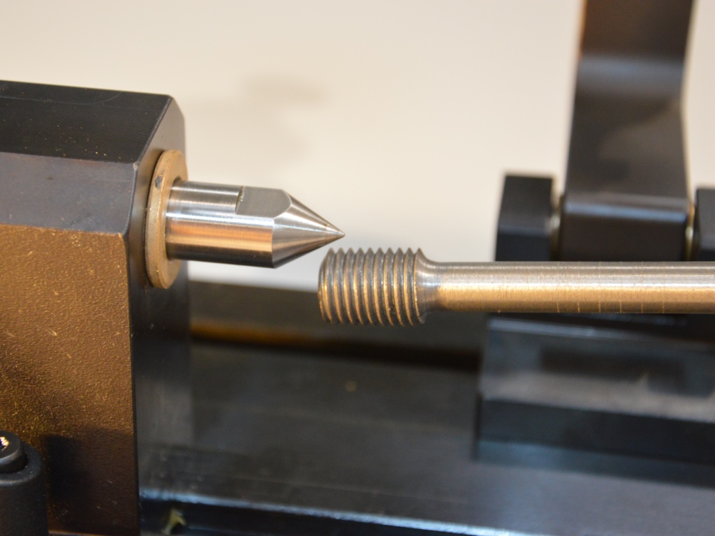 Inserting a new thread head sample Part device